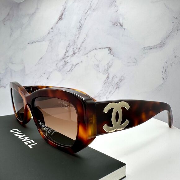 New CHANEL Sunglasses - Picture 3 of 16
